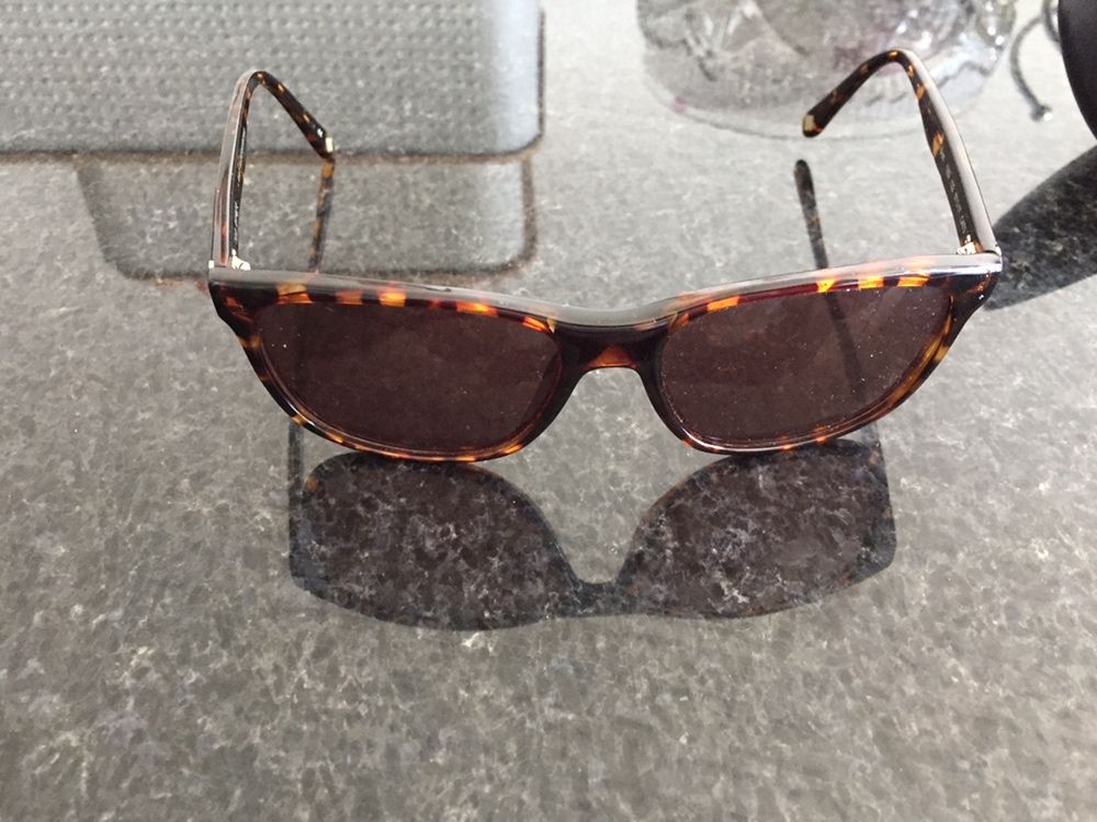Oculos de sol novos