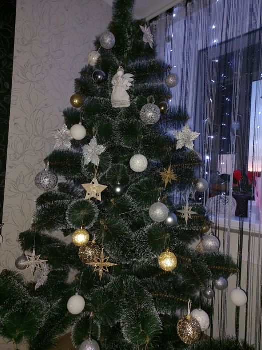 Продается искусственная сосна