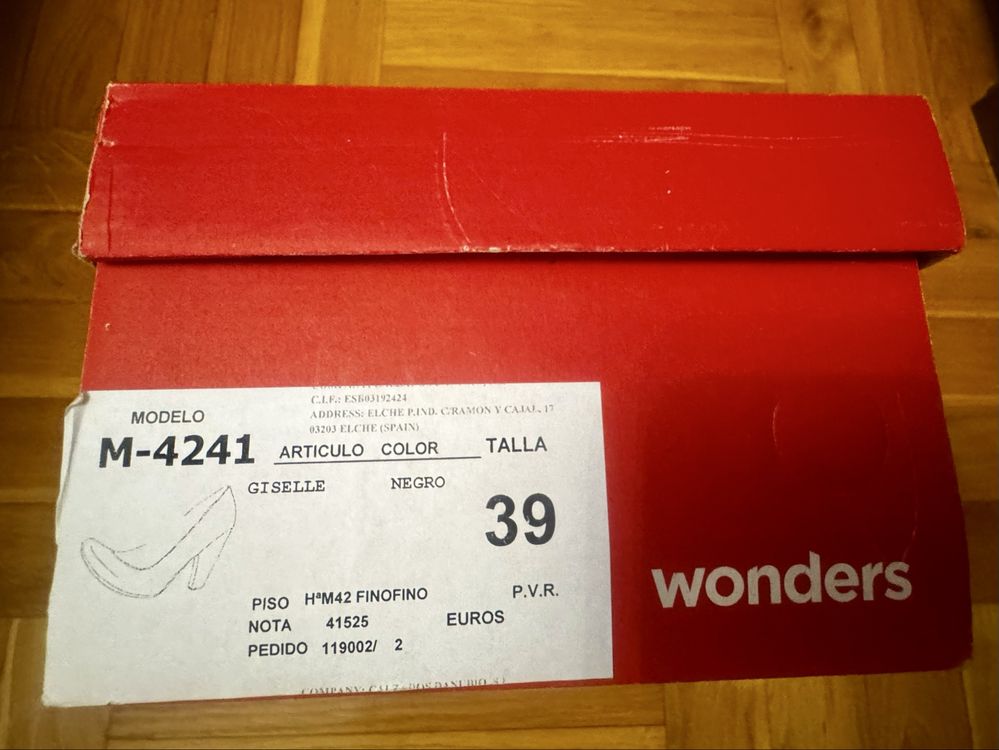 Buty na obcasie Wonders 39
