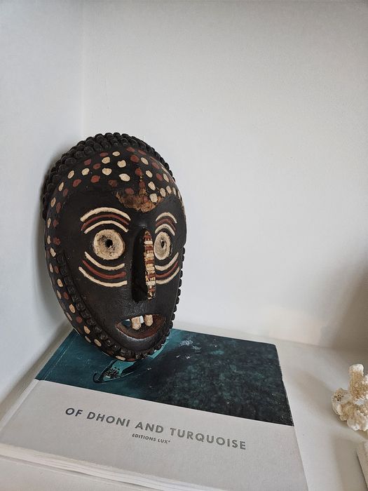 Máscara angolana artesanal certificada