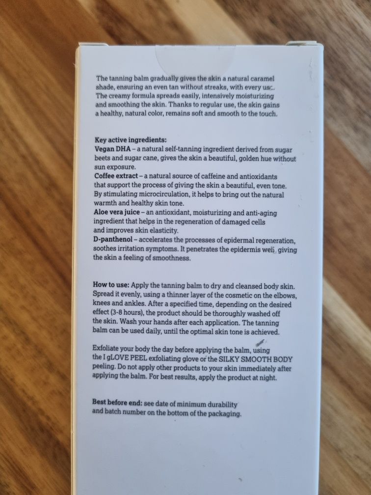 [Veoli Botanica] Wygładzająco-brązujący balsam do ciała