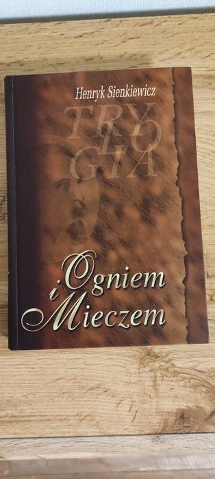 Książka Ogniem i Mieczem, twarda okładka