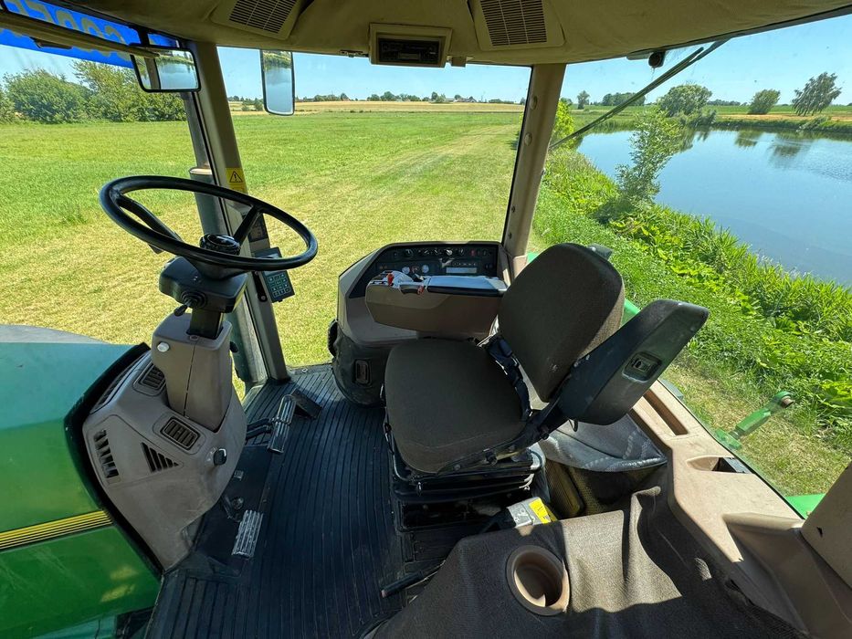 трактор John Deere 8200