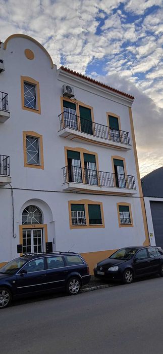 Apartamento t2 otimas areas muito bem localizado na cidade de Moura