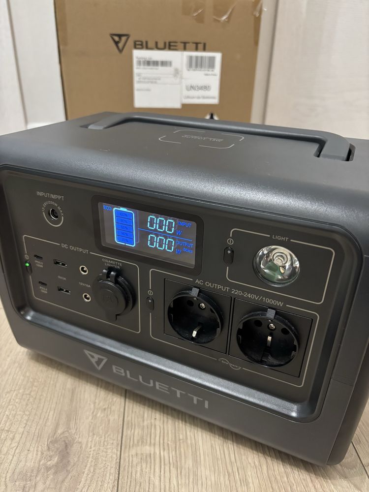 Зарядна станція Bluetti EB70 Portable Power Station (EB70) /Осокорки
