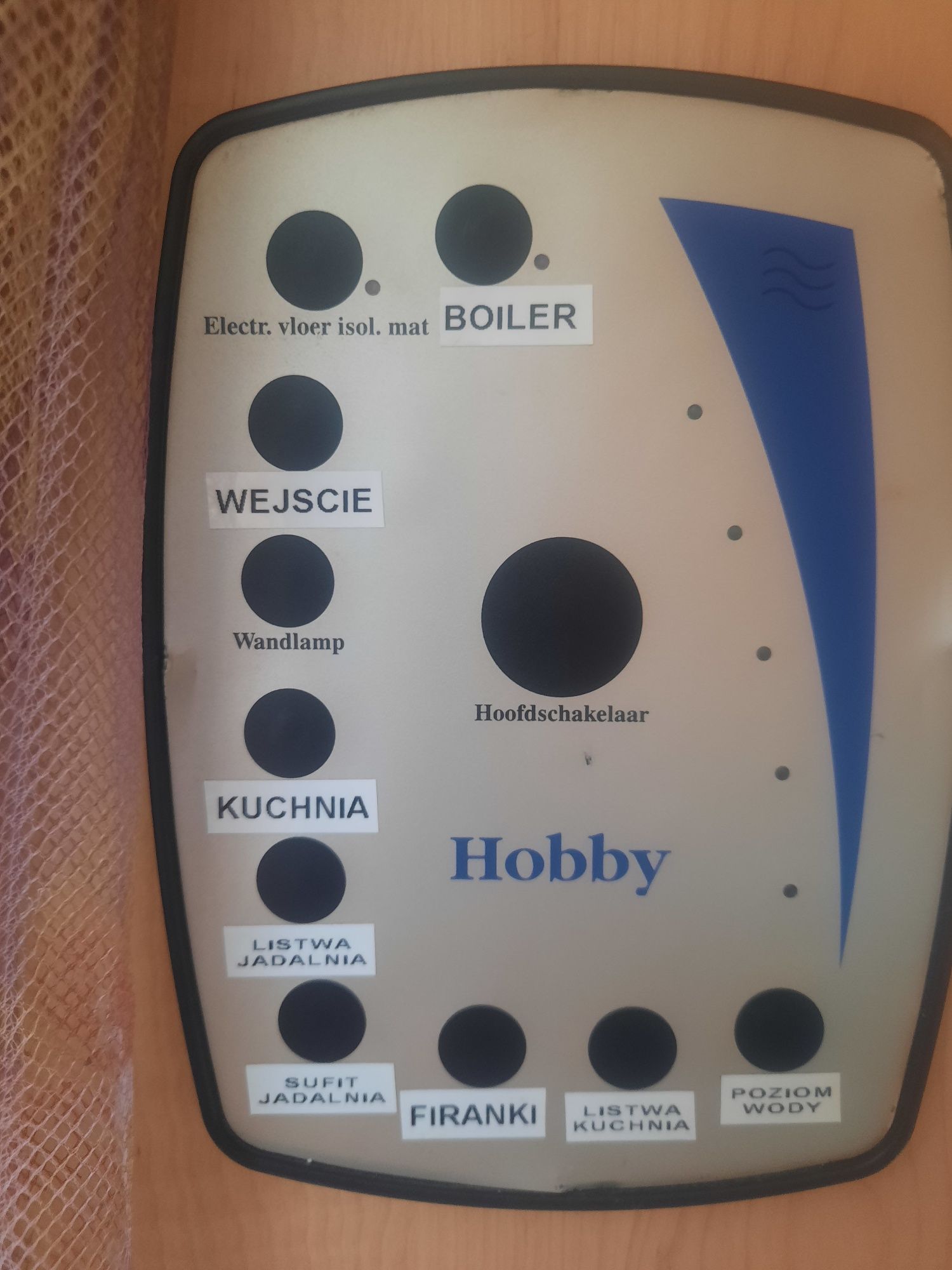 Przyczepa kempingowa HOBBY+przedsionek,środek jak nowy