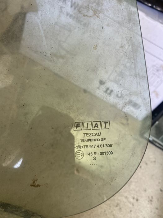 Chapeleira Peugeot 308 SW II + Pneu Firestone como novo 225/45/17