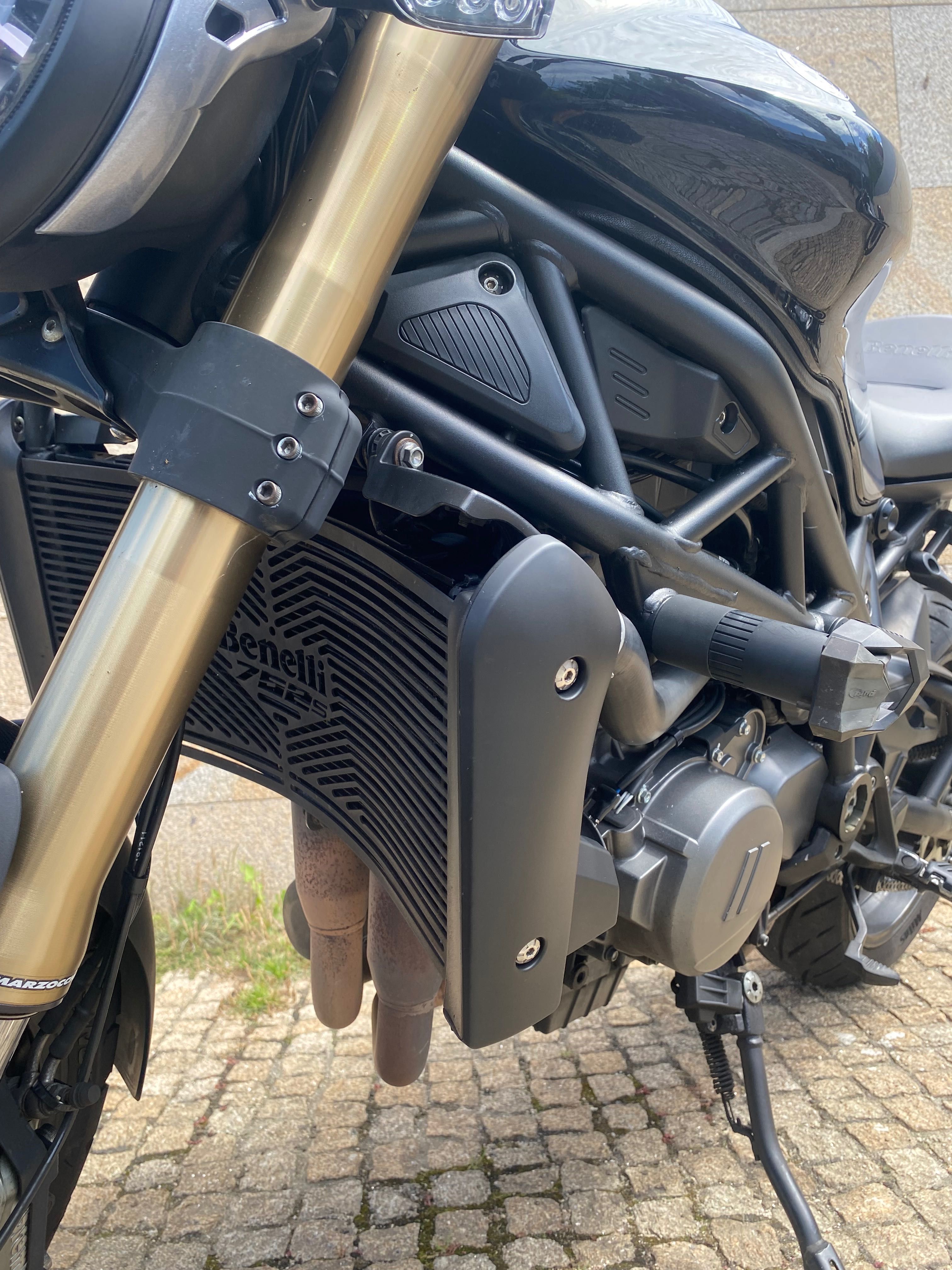Benelli 752s naked