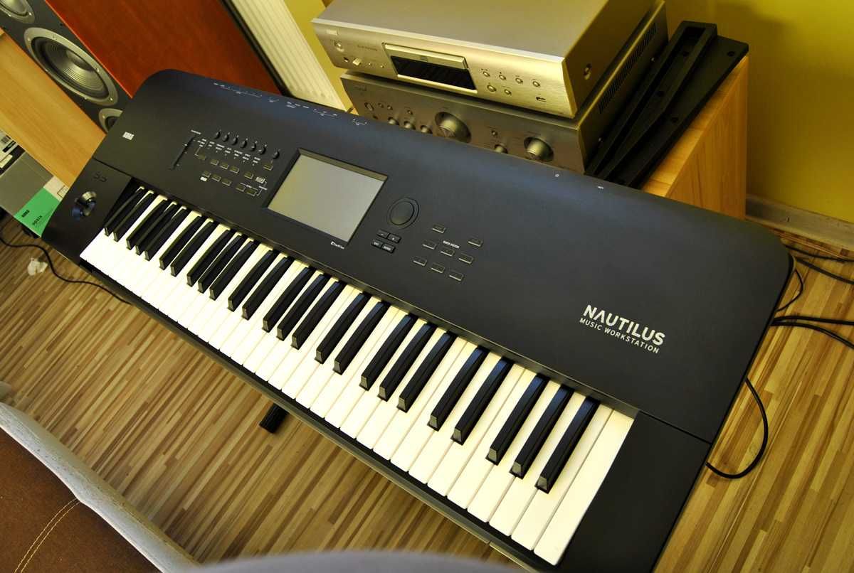 Syntezator Korg Nautilus 61. Prawie nowy.