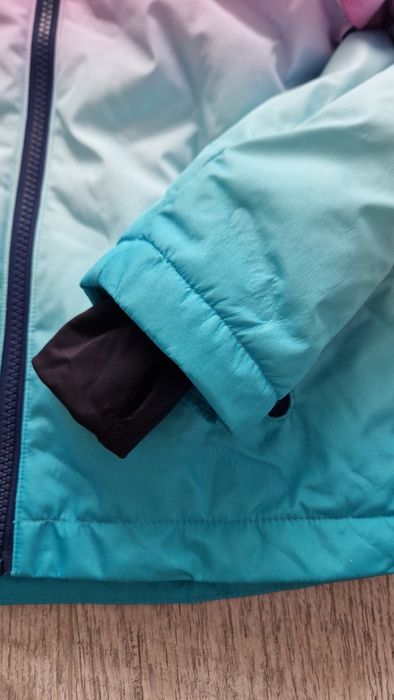 Kurtka narciarska z kapturem C&A rozmiar 110