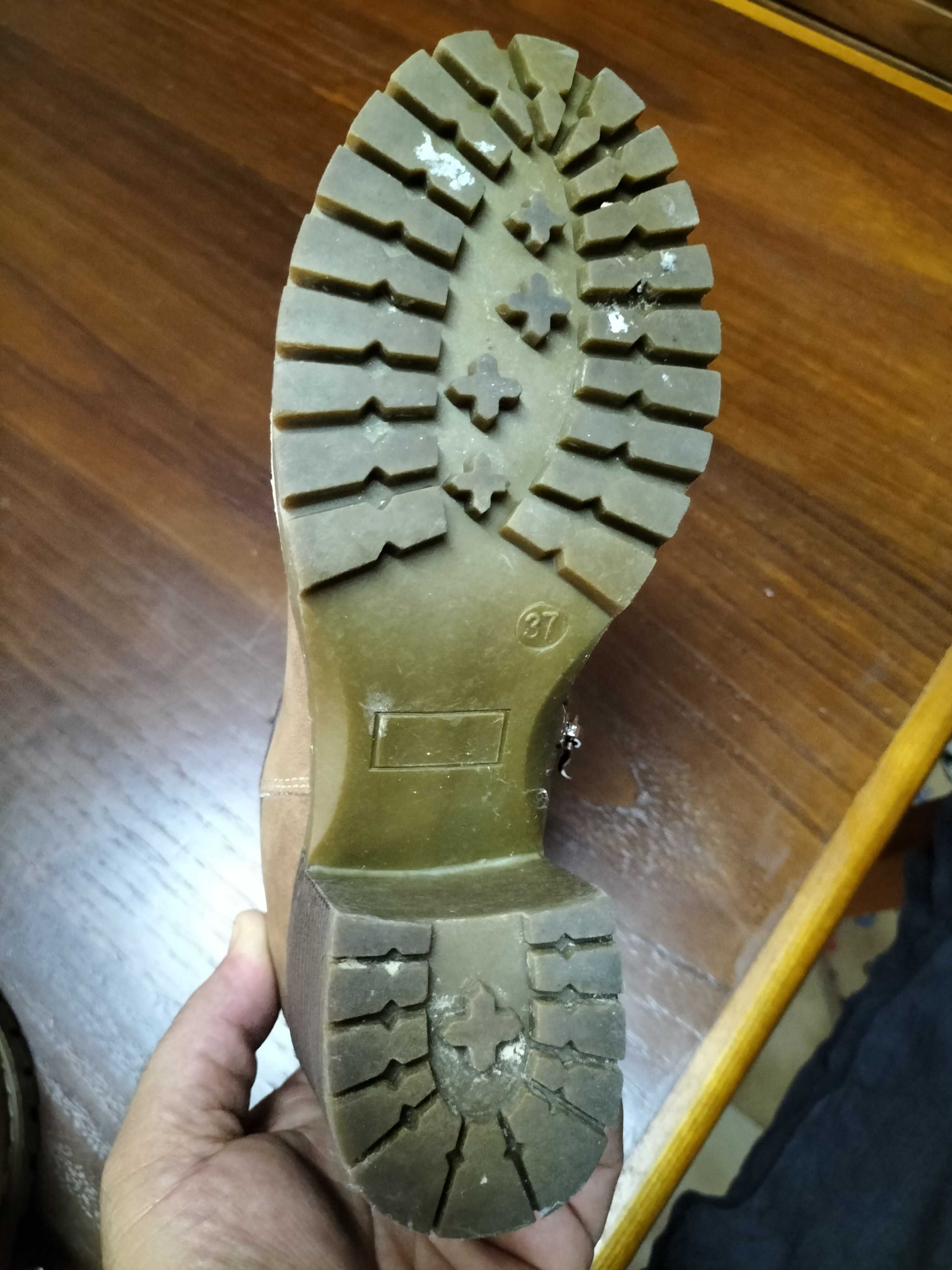 Botas da marca Natura, n.37, em excelente estado, como novas.