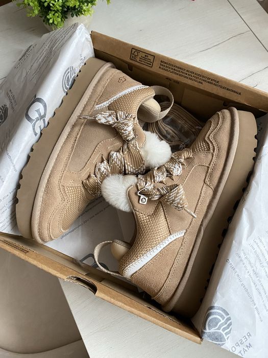 Ugg  lowmel 40-39розмір