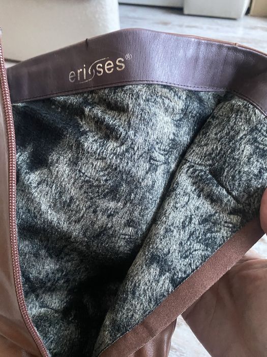 Высокие сапоги на квадратном каблуке