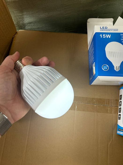 LED-лампа аварійного освітлення 15W з акумулятором (цоколь E27)
