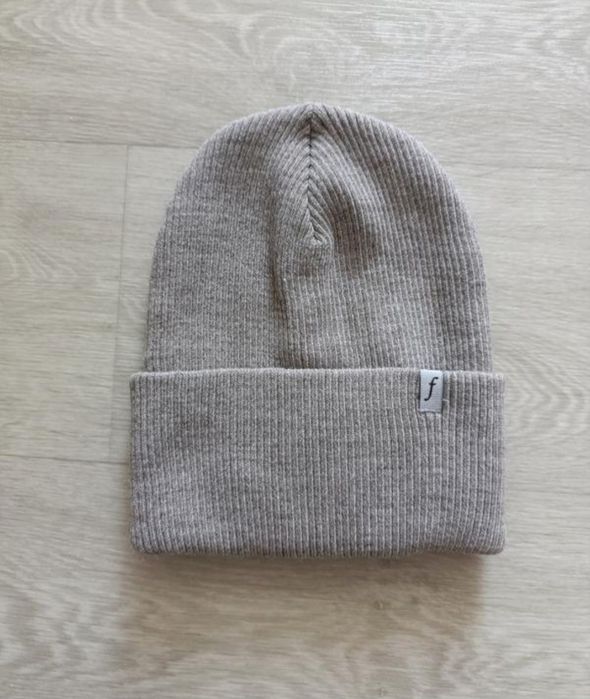 Шапка жіноча тепла