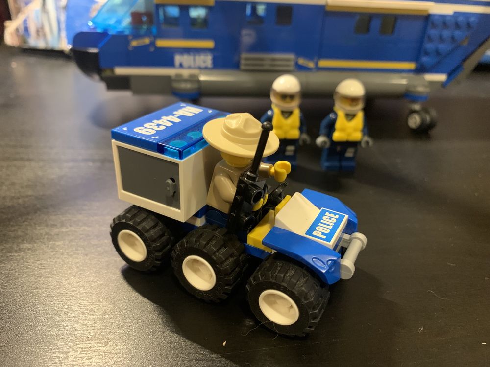 Конструктор Лего Сити Lego City Полицейский грузовой вертолет 4439