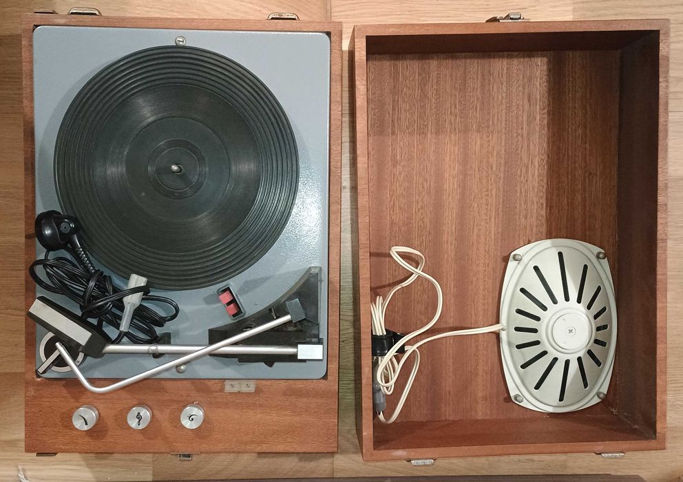 Gramofon PRL Unitra Fonica WG-510 w drewnianej obudowie  + GRATIS