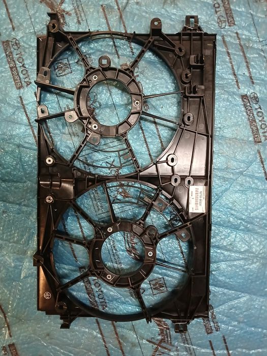 Obudowa wentylatora TOYOTA COROLLA E21 lift 23- 1.8 h org nowa