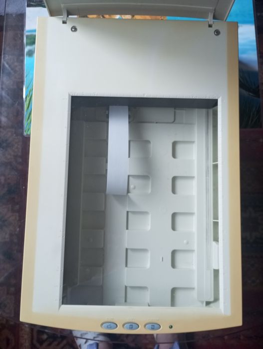 Продам сканер UMAX Astra 2100U