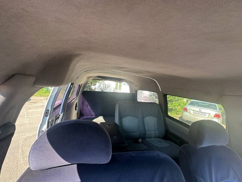 Продам бусик в доброму стані ,сів поїхав.