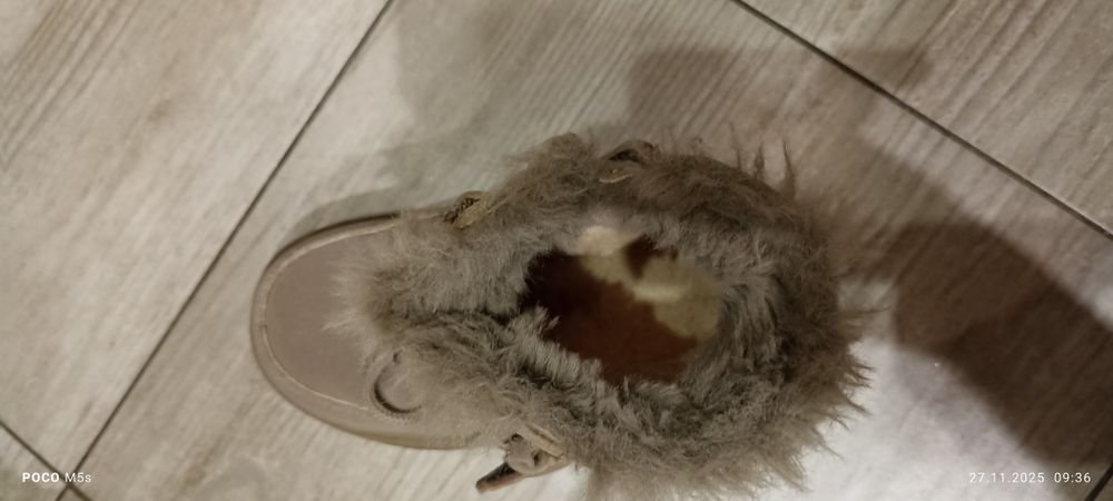 Зимове взуття для дівчинки