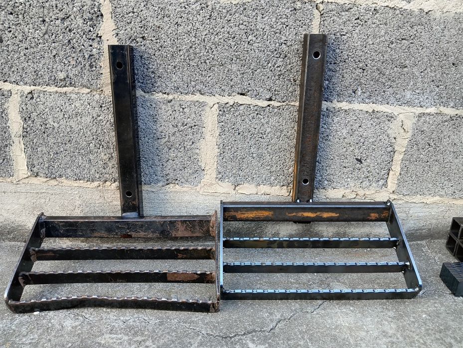 Schodek do ciągnika case new Holland