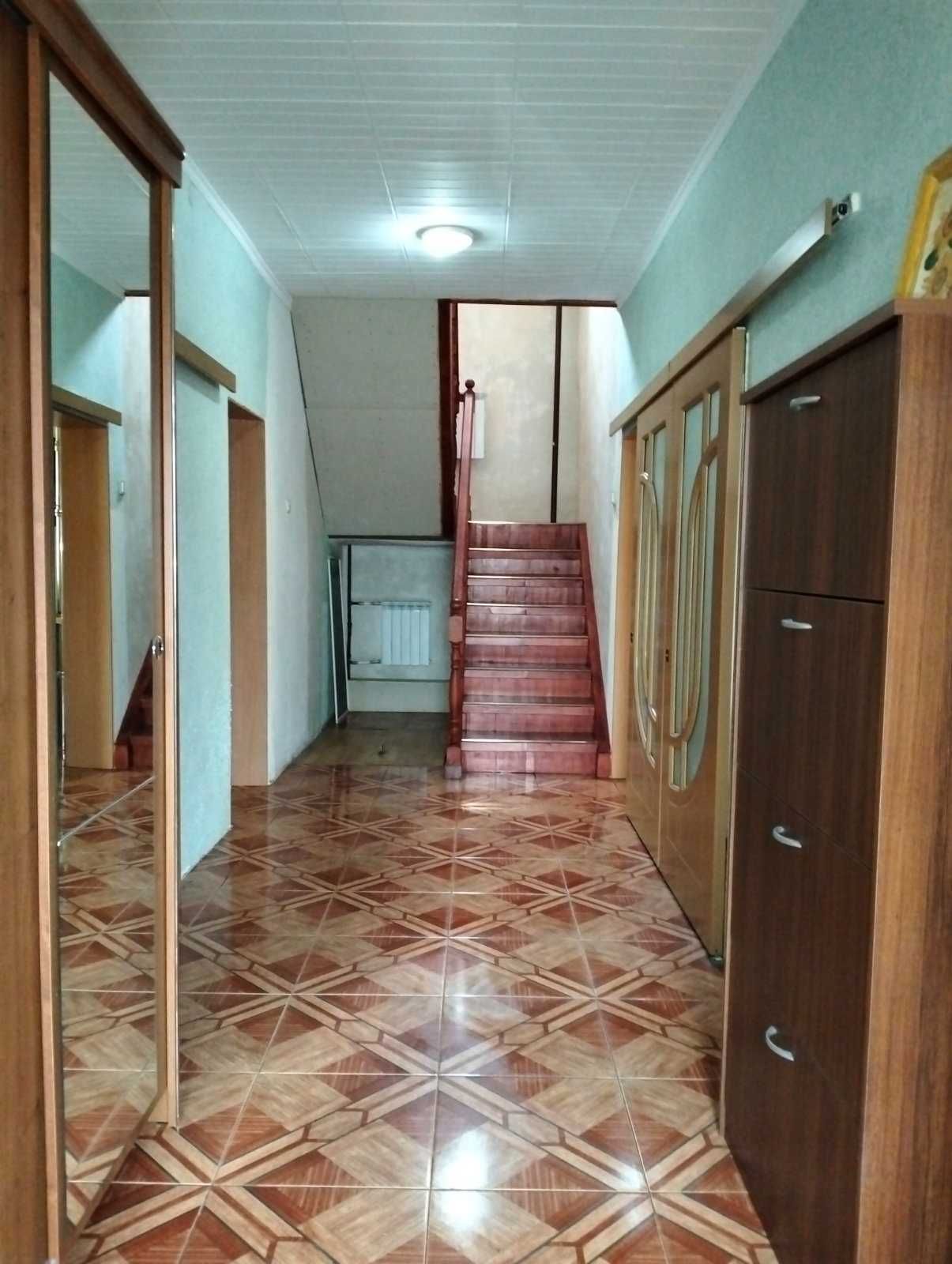 Продам коттедж, зупинка "Мальовнича.