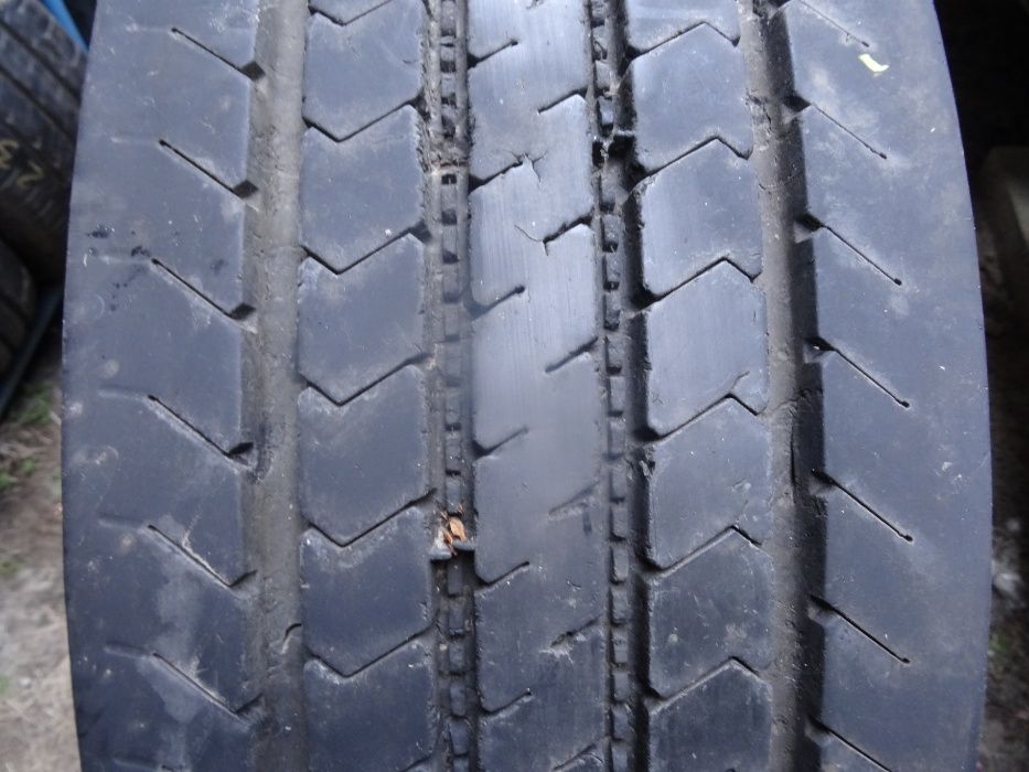 Opona 275/70R22.5 Bridgestone R 297 (555 netto)