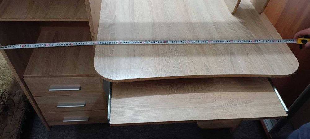 Стол компьютерный в ідеальному стані