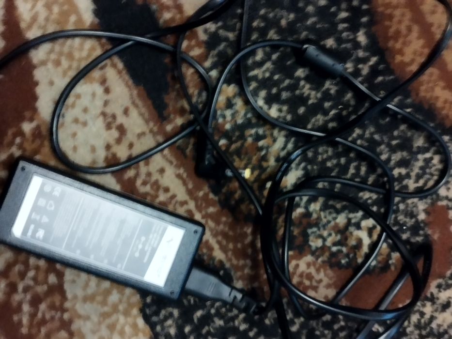 Zasilacz laptopa Movano