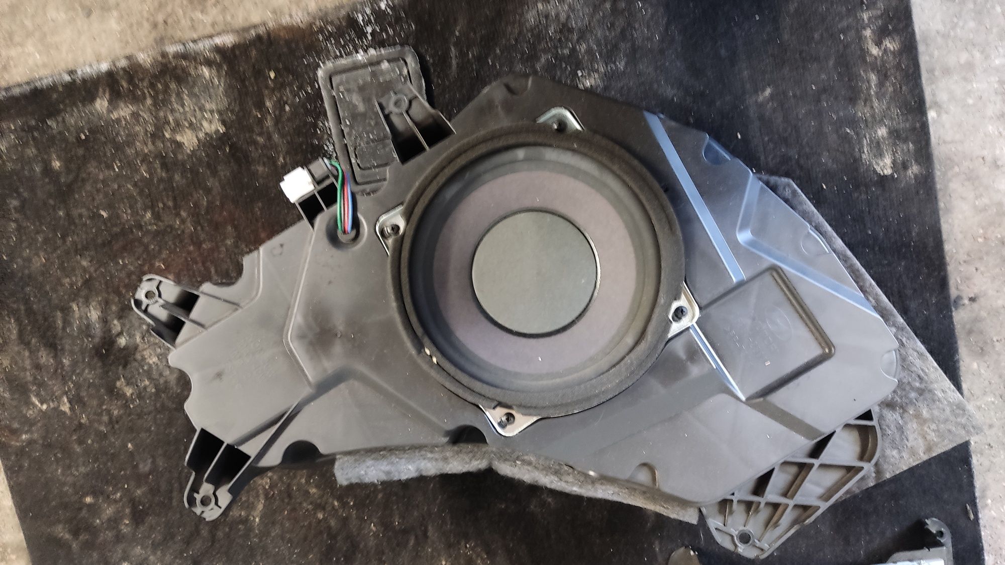 Głośnik basowy Subwoofer Hyundai ix35