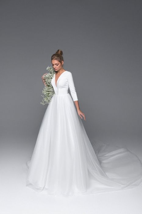 Suknia ślubna elegancka klasyczna minimalistyczna księżniczka cudo