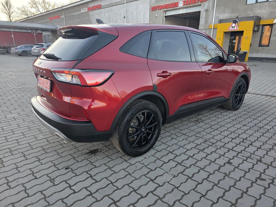 Ford Escape 2020 року