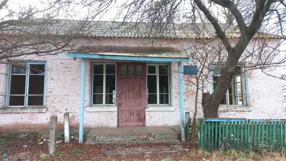 Нежитлова будівля з підвалом, площею 108,7 кв.м, Сумська обл.