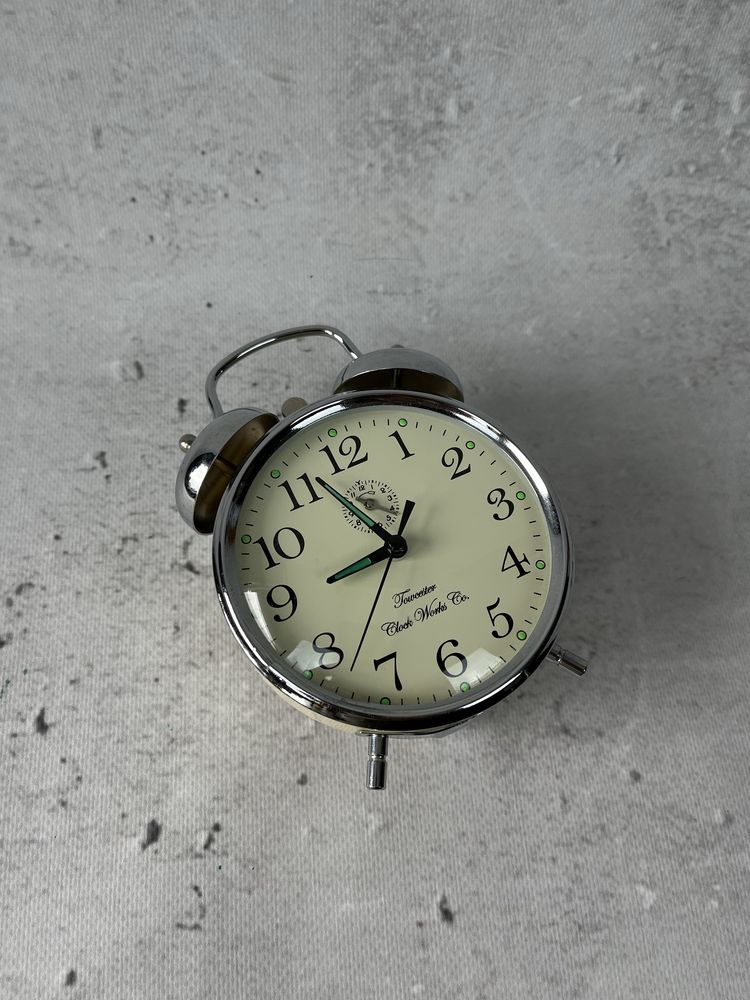 Towcester Clock Works Co - zegar mechaniczny budzik vintage nakrecany