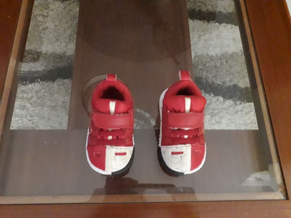 Sapatilhas Nike bebé novas