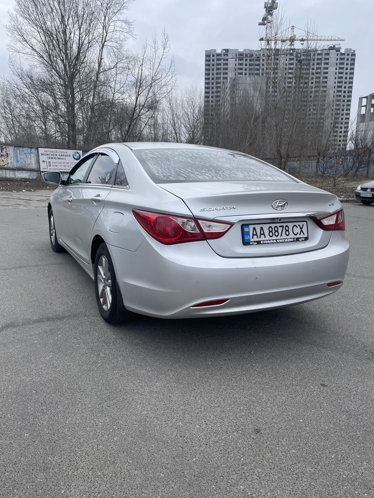 Hyundai Sonata 2012