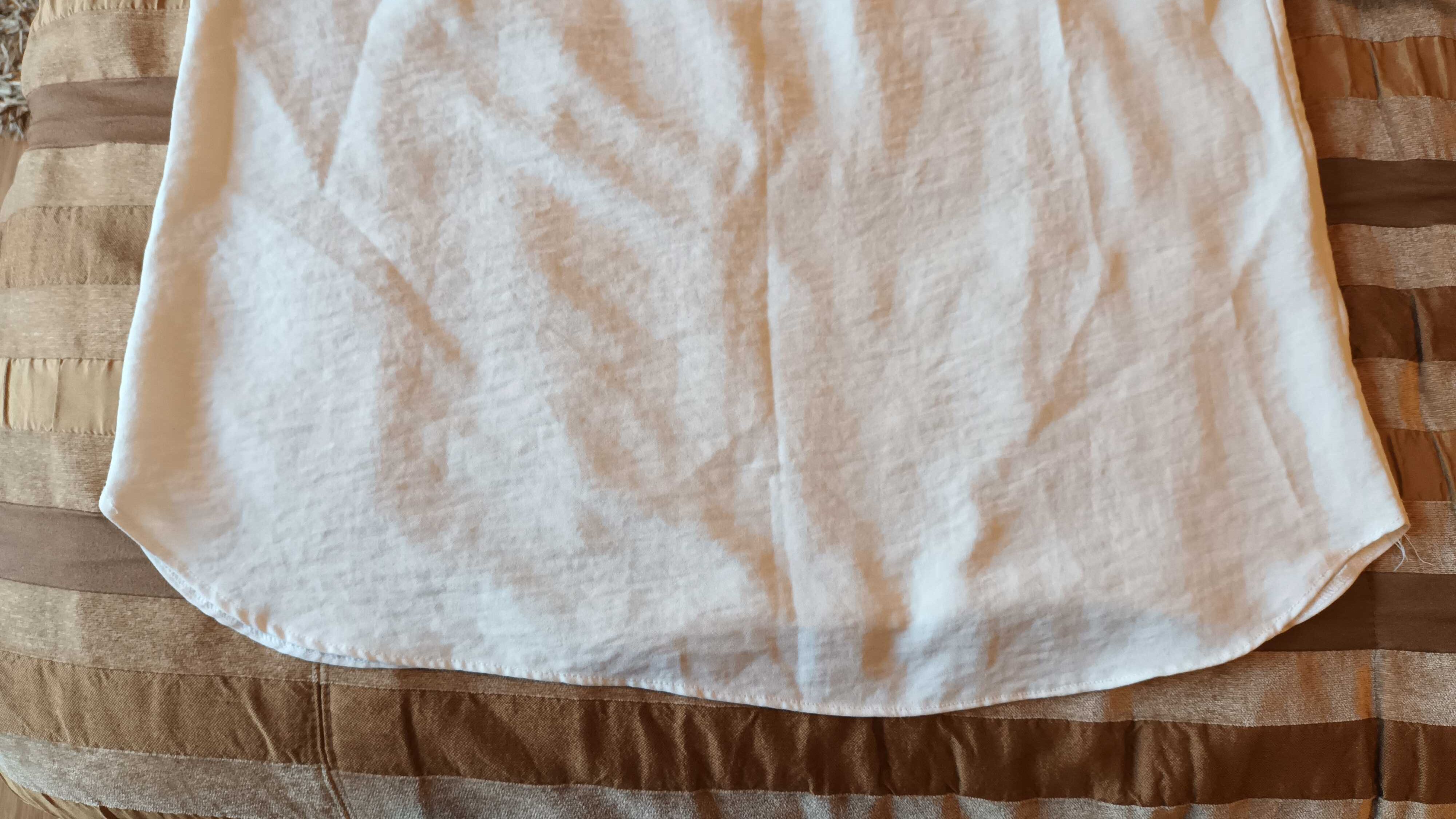 Blusa de manga curta em branco