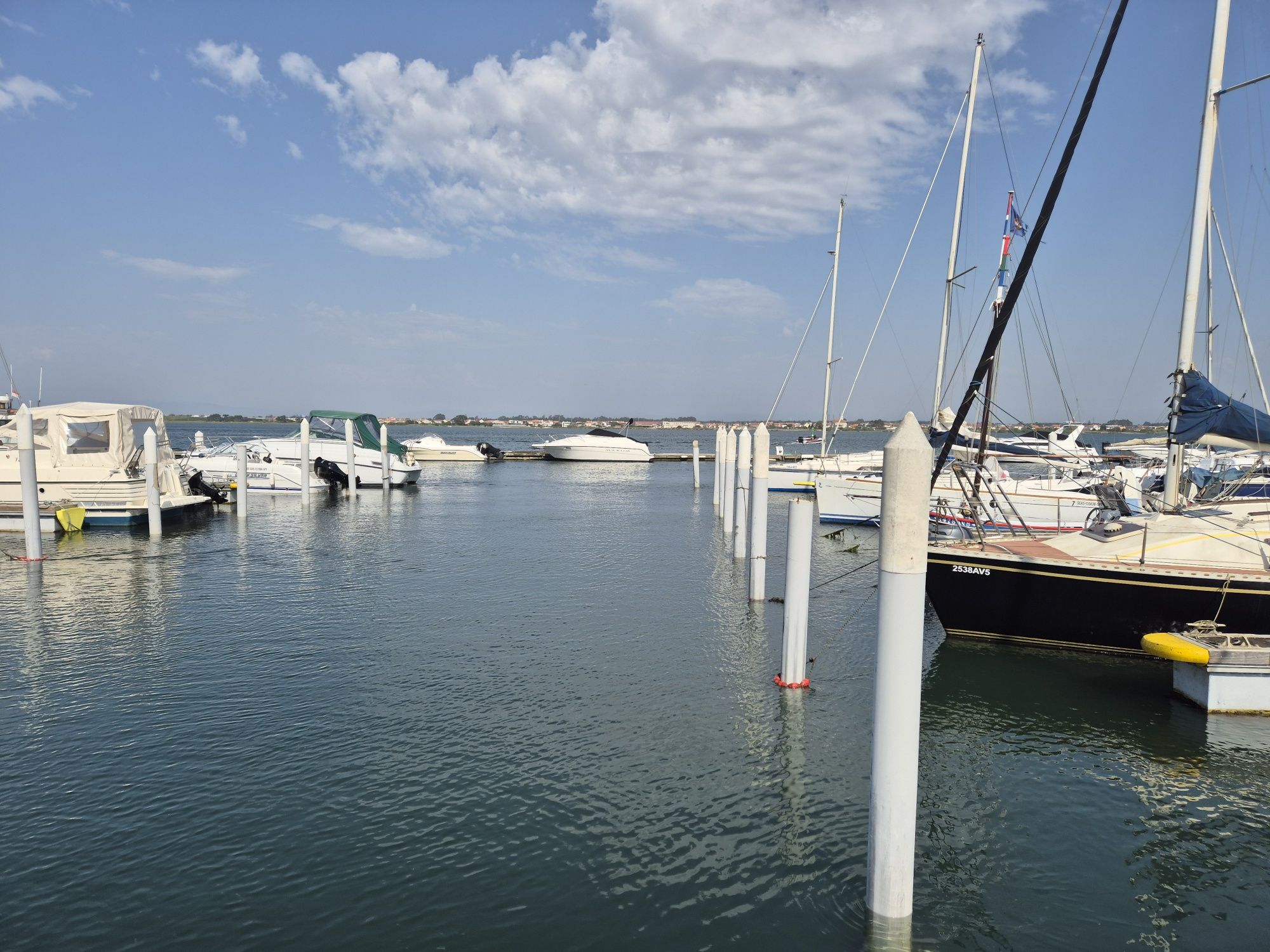Barco Maxum 2400 SCR