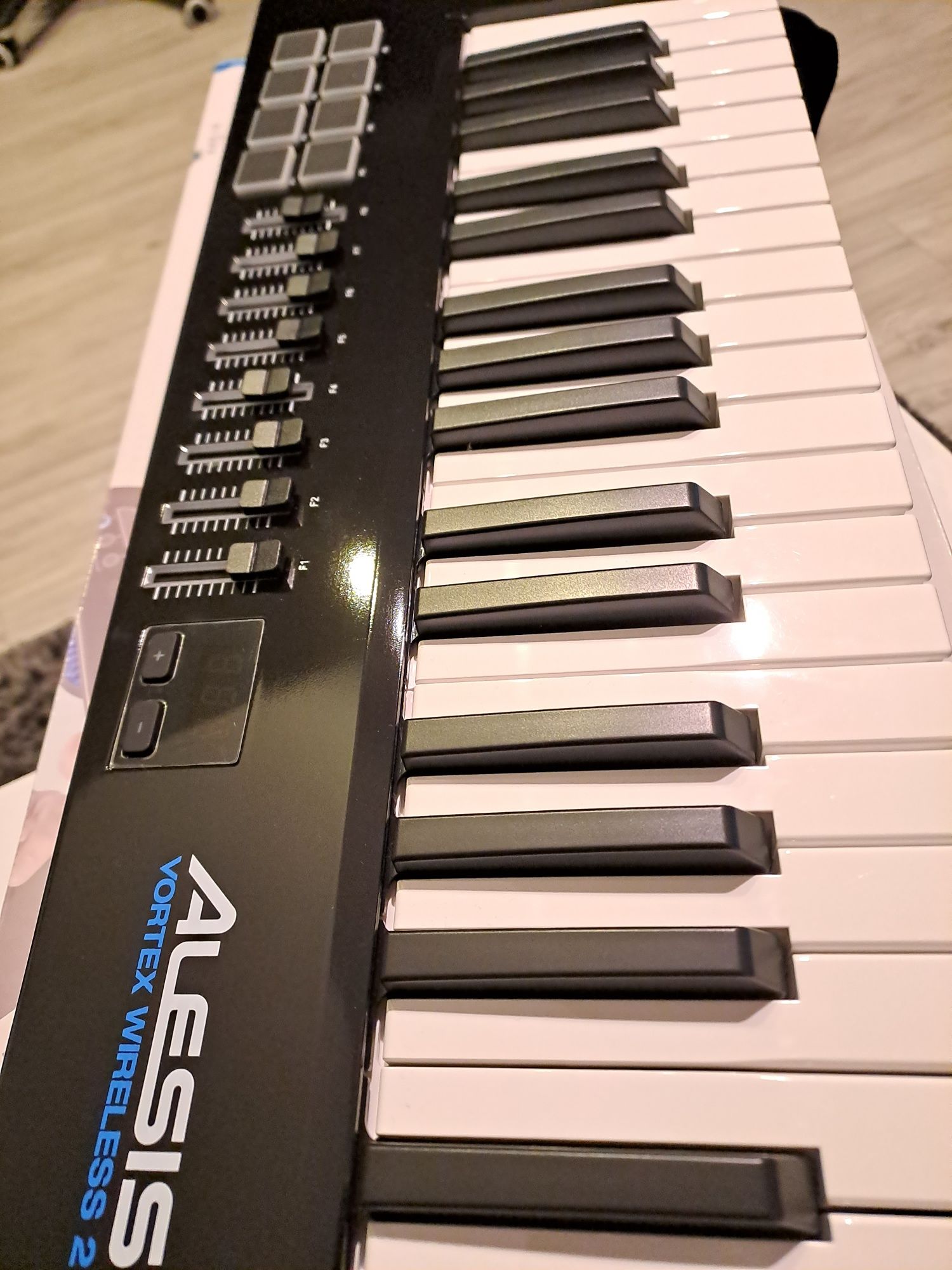 ALESIS VORTEX WIRELESS 2 Keytar Keyboard na pasku Nowa !!