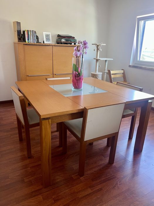 Mesa de carvalho 1,40x1,40m c/ cadeiras