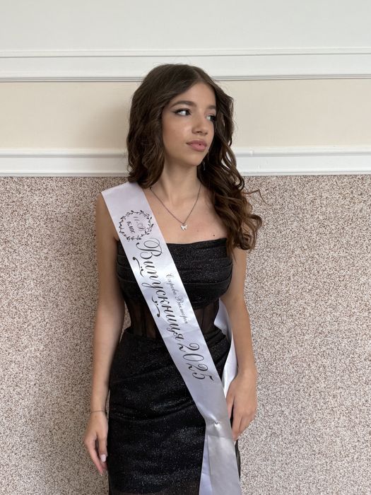 Випускна сукня в ідеальному стані