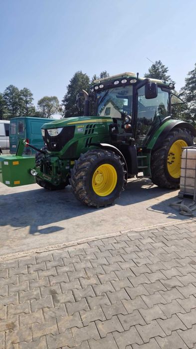 John  Deere   6125R ,  z  turem , mały  przebieg  ,  jak  nowy