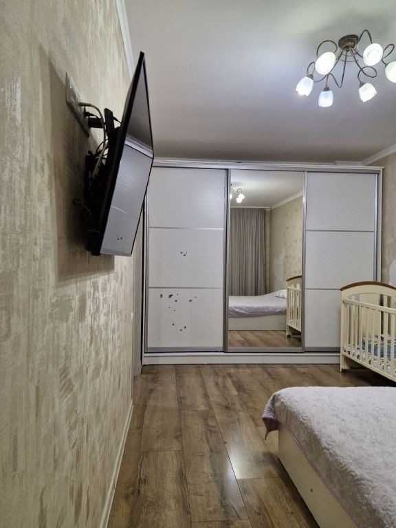 Квартира с ремонтом в новом доме  на Сахарова