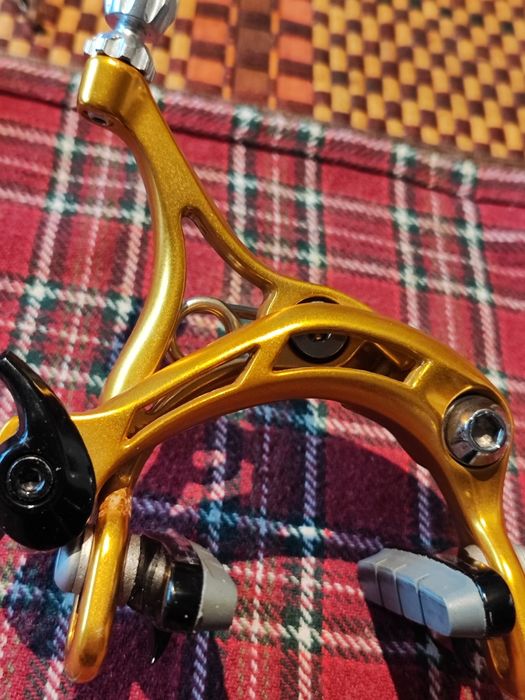 Hamulec szczękowy ZŁOTY.