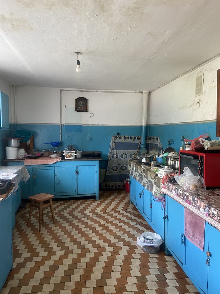 Продається кімната в гуртожитку.