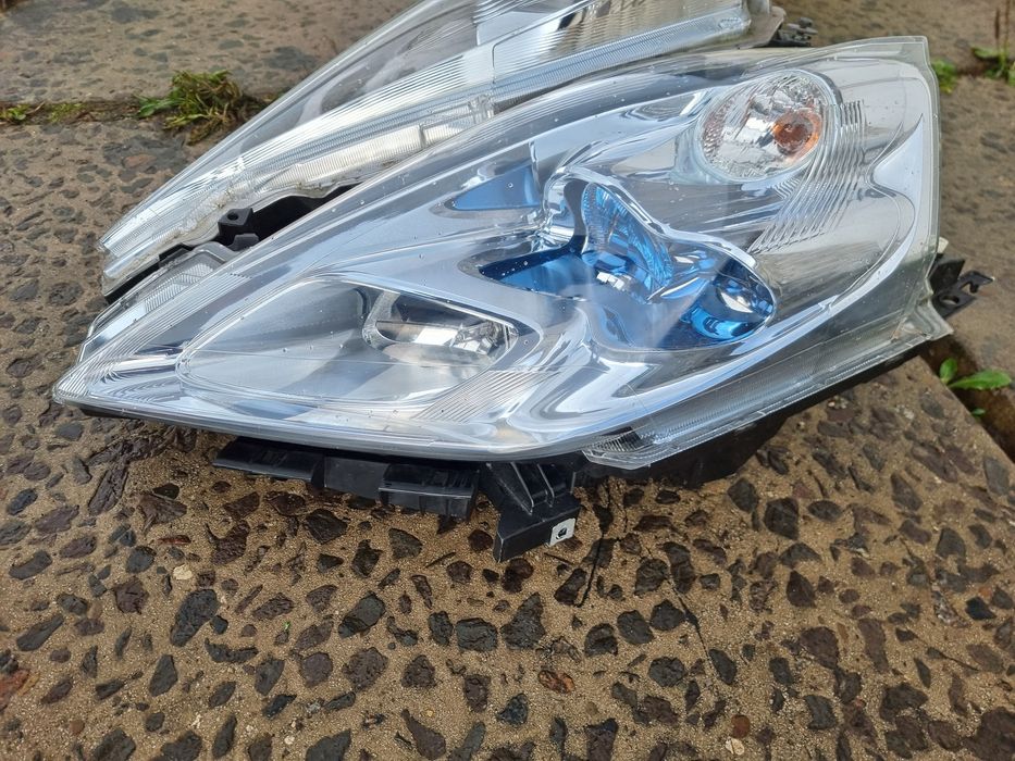 Nissan Leaf фара ліва права фари led В НАЯВНОСТІ