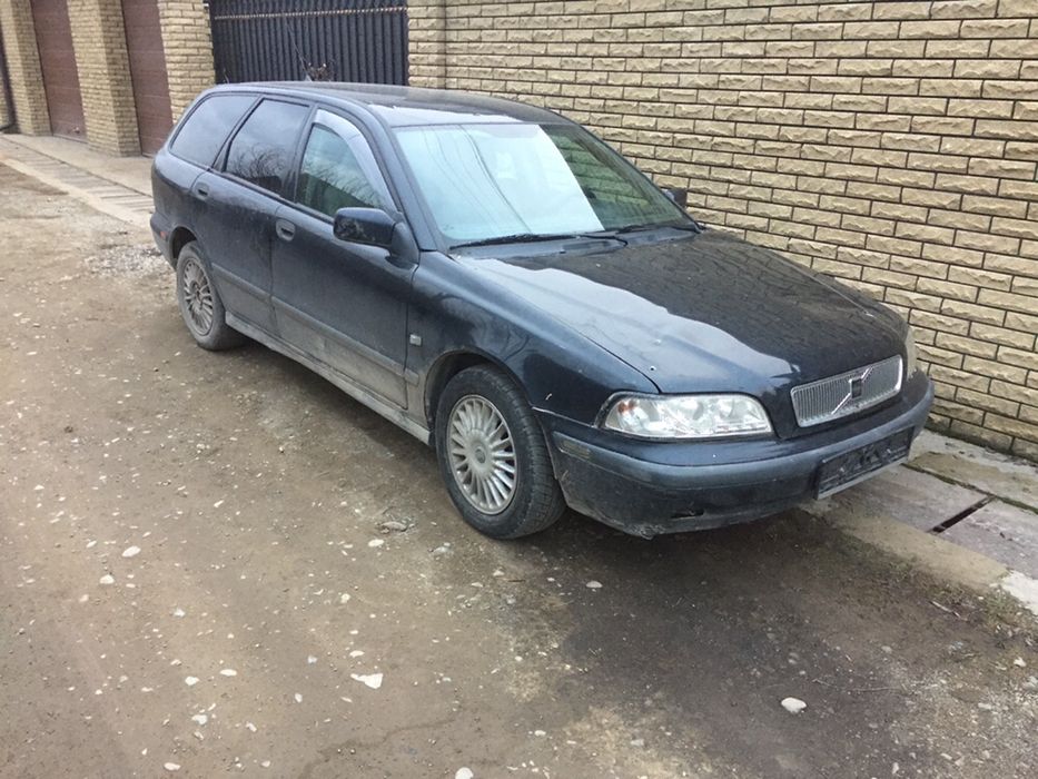 Розбераю вольво в 40