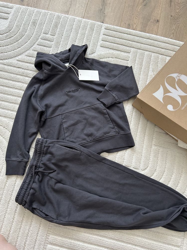 Костюм zara. 122(6-7,) 128( 7-8р)