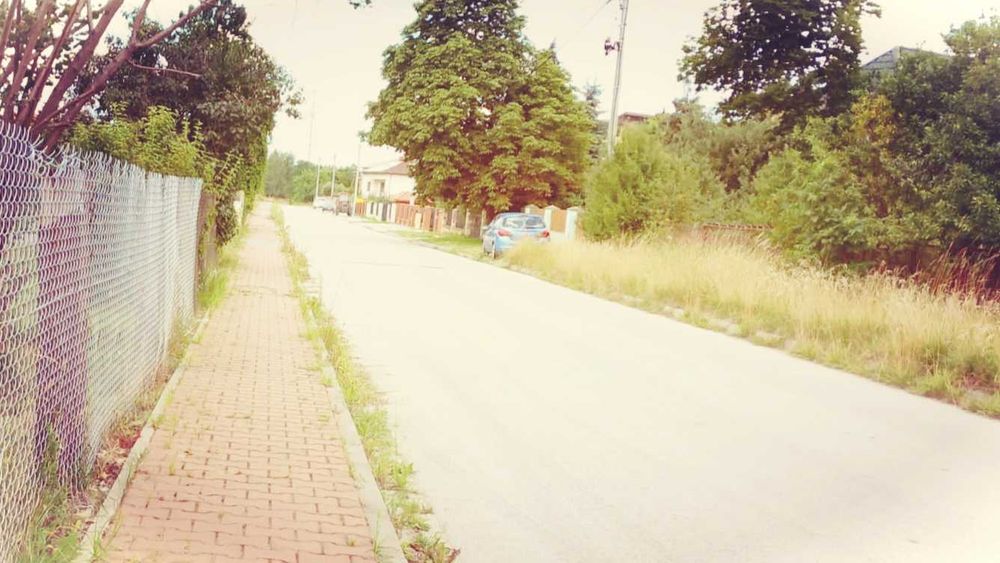 tanio pilnie dzialka budowlana brama gaz chodnik ogrodzona do 1500 m2